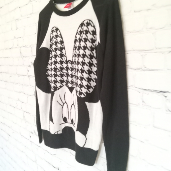 Disney size large sweater Minnie Mouse - Picture 2 of 15